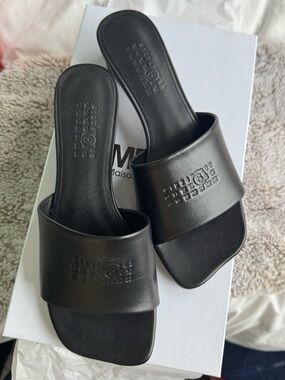 MM6 Maison Margiela Anatomic Leather Slip-On Sandals